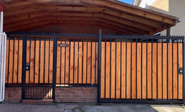 CASA EN ARRIENDO EN CONDOMINIO VALLE ESCONDIDO