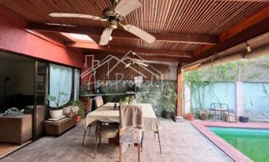 CASA CON PISCINA Y QUINCHO EN CONDOMINIO