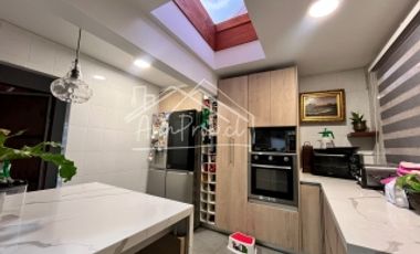 CASA CON PISCINA Y QUINCHO EN CONDOMINIO