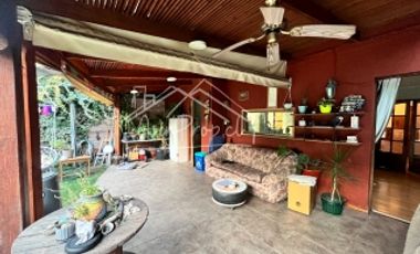 CASA CON PISCINA Y QUINCHO EN CONDOMINIO