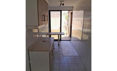 SE ARRIENDA HERMOSA CASA SECTOR LA COLINA CERCANA  A SCUOLA ITALIANA