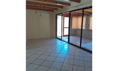 SE ARRIENDA HERMOSA CASA SECTOR LA COLINA CERCANA  A SCUOLA ITALIANA