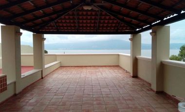 Hermosa casa a estrenar en San Juan Cosala-Chapala