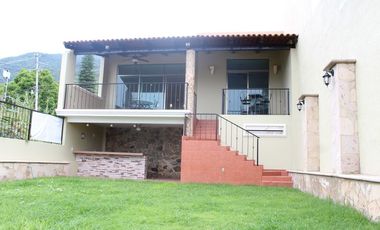 Hermosa casa a estrenar en San Juan Cosala-Chapala