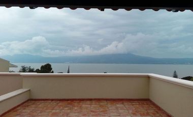 Hermosa casa a estrenar en San Juan Cosala-Chapala