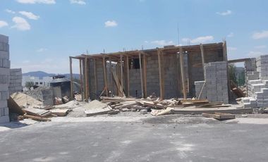 Casa en Biogrand Juriquilla con 3 recamaras, baños, cocina integral estacionamiento para 2 autos, balcón