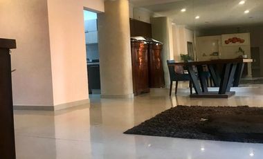Portones de Gran Jardín, Magnifica residencia ubicada en calle cerrada