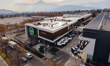Local Comercial en Arriendo en Camino el Alba 11969, Las Condes.