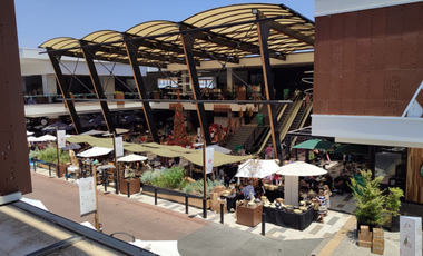 Local Comercial en Arriendo en Camino el Alba 11969, Las Condes.