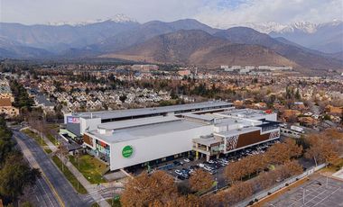 Local Comercial en Arriendo en Camino el Alba 11969, Las Condes.