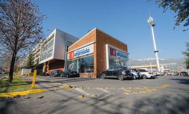 Local Comercial en Arriendo en Av. La Dehesa 457, Lo Barnechea