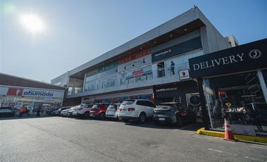 Local Comercial en Arriendo en Av. La Dehesa 457, Lo Barnechea