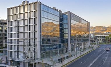 Local Comercial en Arriendo en Raúl Labbé 12650, Lo Barnechea