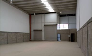VENTA DE NAVE INDUSTRIAL SOBRE LA AUTOPISTA 57, M´ÉXICO QUERETARO