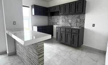 Venta de casa moderna para estrenar, a 5 minutos de Liverpool