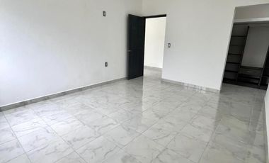 Venta de casa moderna para estrenar, a 5 minutos de Liverpool