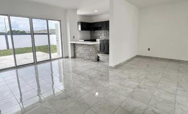 Venta de casa moderna para estrenar, a 5 minutos de Liverpool