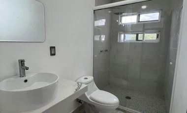 Venta de casa moderna para estrenar, a 5 minutos de Liverpool