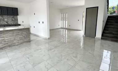 Venta de casa moderna para estrenar, a 5 minutos de Liverpool