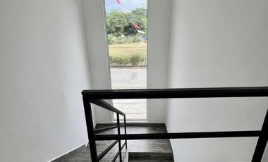 Venta de casa moderna para estrenar, a 5 minutos de Liverpool