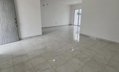 Venta de casa moderna para estrenar, a 5 minutos de Liverpool