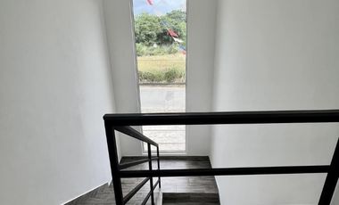 Venta de casa moderna para estrenar, a 5 minutos de Liverpool