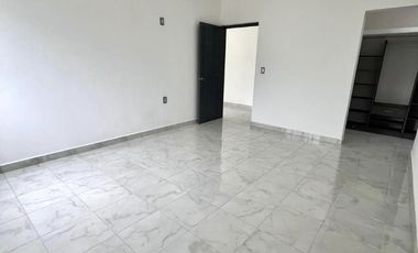 Venta de casa moderna para estrenar, a 5 minutos de Liverpool