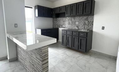 Venta de casa moderna para estrenar, a 5 minutos de Liverpool