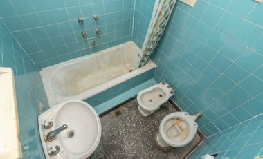 Casa en venta a refaccionar. OPORTUNIDAD