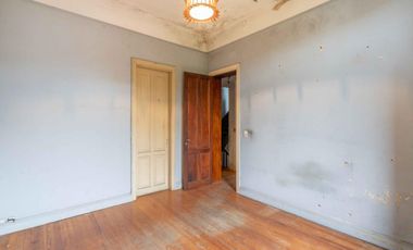 Casa en venta a refaccionar. OPORTUNIDAD