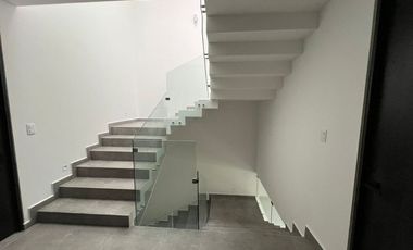 CASA EN PASEO DEL PARQUE, TRES MARÍAS