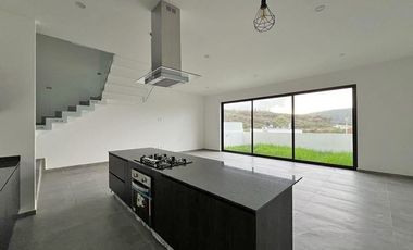 CASA EN PASEO DEL PARQUE, TRES MARÍAS