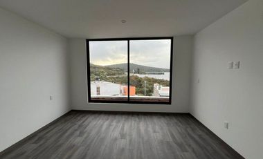 CASA EN PASEO DEL PARQUE, TRES MARÍAS