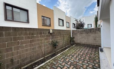 Casa en Venta Fraccionamiento Vista Bosques, a 25 minutos de Santa Fe CDMX.