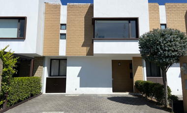 Casa en Venta Fraccionamiento Vista Bosques, a 25 minutos de Santa Fe CDMX.