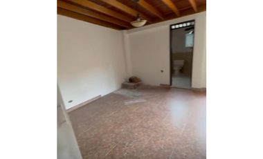 SE VENDE PRIMER PISO ES PROPIEDAD HORIZONTAL