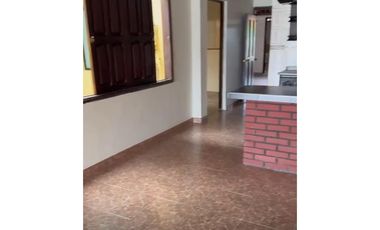 SE VENDE PRIMER PISO ES PROPIEDAD HORIZONTAL