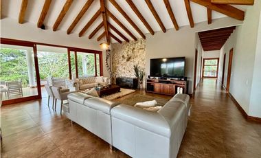 Hermosa casa en venta El Carmen de Viboral (JS)