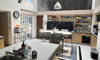 “Casa en venta en Ahuehuetes Sur con jardín, cava, gimnasio y vista arbolada | C