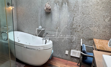 “Casa en venta en Ahuehuetes Sur con jardín, cava, gimnasio y vista arbolada | C
