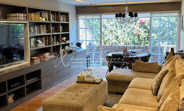 “Casa en venta en Ahuehuetes Sur con jardín, cava, gimnasio y vista arbolada | C