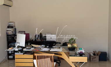 “Casa en venta en Ahuehuetes Sur con jardín, cava, gimnasio y vista arbolada | C