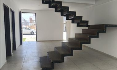 CASA EN VENTA EN FRACCIONAMIENTO LA HERRADURA, PACHUCA HGO