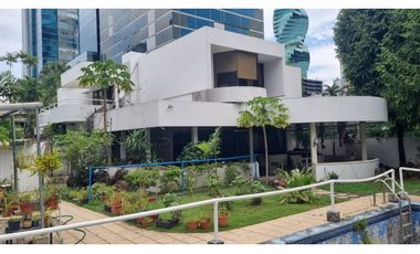 OBARRIO / TERRENO ESQUINA CON CASA COMERCIAL 950 M / 5 HABITACION