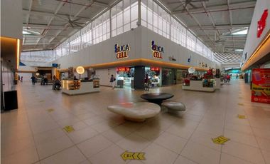 ALQUILER LOCAL EN PLAZA, CONEXION AL METRO, BUSES Y TAXIS