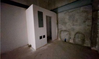 ALQUILER LOCAL EN PLAZA, CONEXION AL METRO, BUSES Y TAXIS