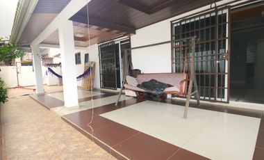 VENTA DE CASA EN VERSALLES OESTE EN MONTELIMAR