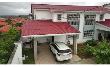 VENTA DE CASA EN VERSALLES OESTE EN MONTELIMAR
