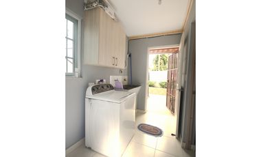 VENTA DE CASA EN VERSALLES OESTE EN MONTELIMAR