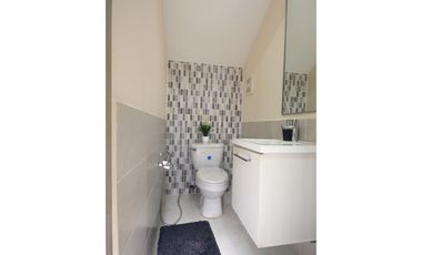 VENTA DE CASA EN VERSALLES OESTE EN MONTELIMAR